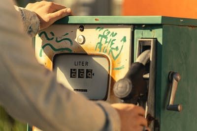 月31日油价下调:国内油价或大跌，山东炼厂汽柴油批发价行情"